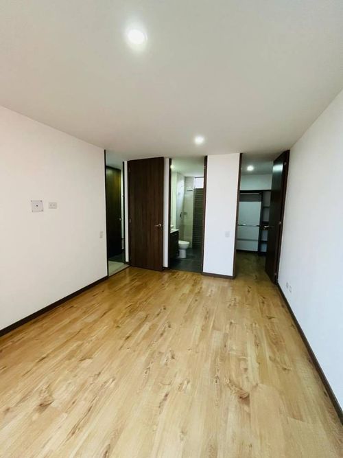 Apartamento de 3 alcobas en arriendo en Loma Del Escobero, Envigado, 105 m² · foto 12 de 19