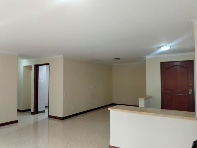 Apartamento de 3 alcobas en venta en El Poblado, Medellín, 142 m² · foto 3 de 18