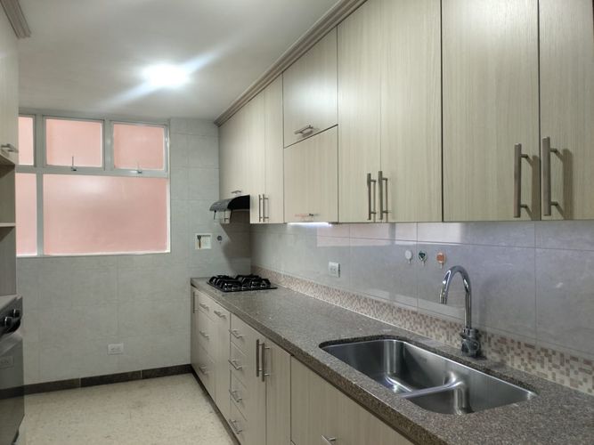 Apartamento de 3 alcobas en venta en El Poblado, Medellín, 142 m² · foto 5 de 18