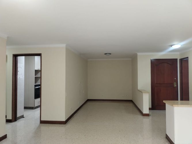 Apartamento de 3 alcobas en venta en El Poblado, Medellín, 142 m² · foto 6 de 18