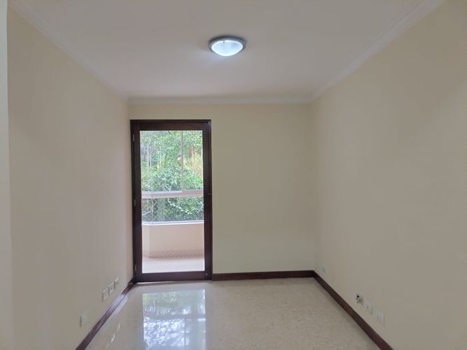 Apartamento de 3 alcobas en venta en El Poblado, Medellín, 142 m² · foto 7 de 18