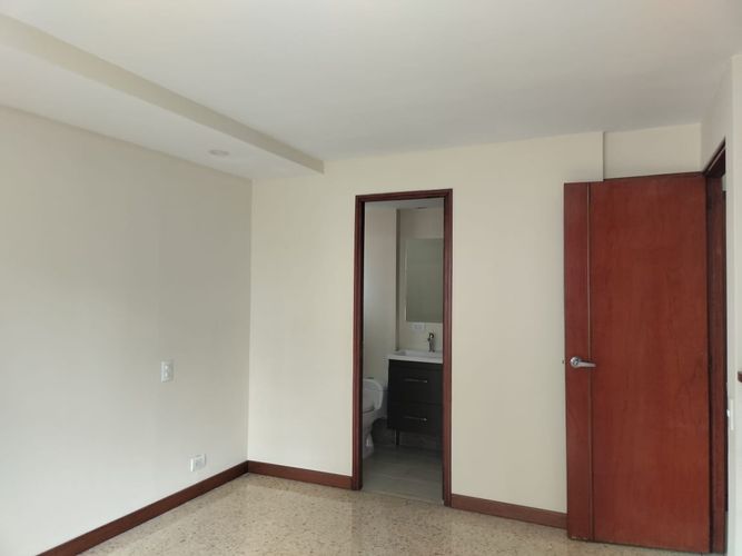 Apartamento de 3 alcobas en venta en El Poblado, Medellín, 142 m² · foto 9 de 18