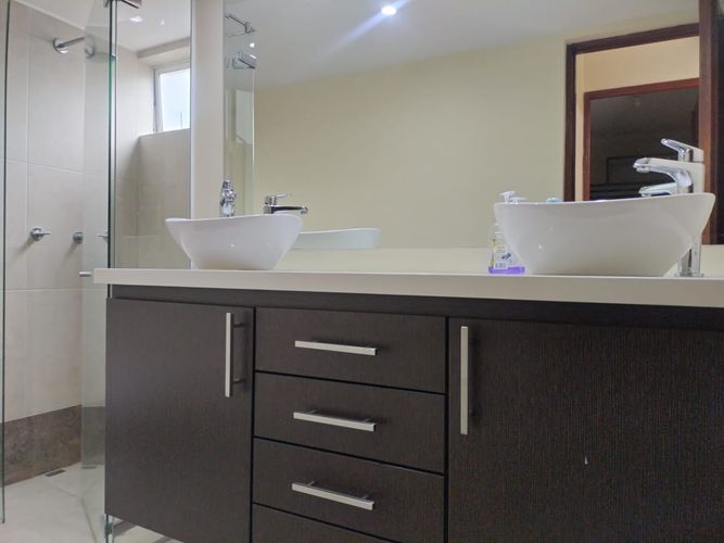 Apartamento de 3 alcobas en venta en El Poblado, Medellín, 142 m² · foto 17 de 18