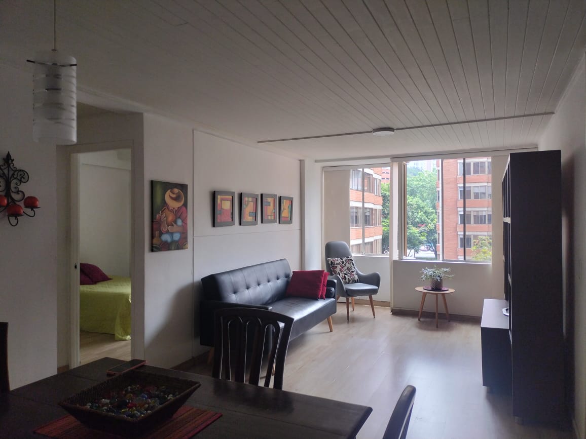 Apartamento en venta en El Poblado, Medellín · foto 2 de 16