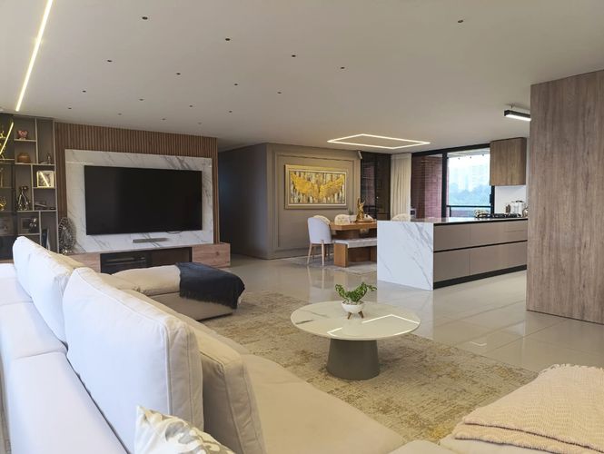 Apartamento de 3 alcobas en venta en El Poblado, Medellín, 230 m² · foto 3 de 19