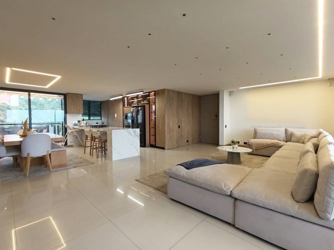 Apartamento de 3 alcobas en venta en El Poblado, Medellín, 230 m² · foto 4 de 19