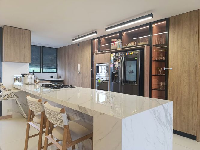 Apartamento de 3 alcobas en venta en El Poblado, Medellín, 230 m² · foto 7 de 19