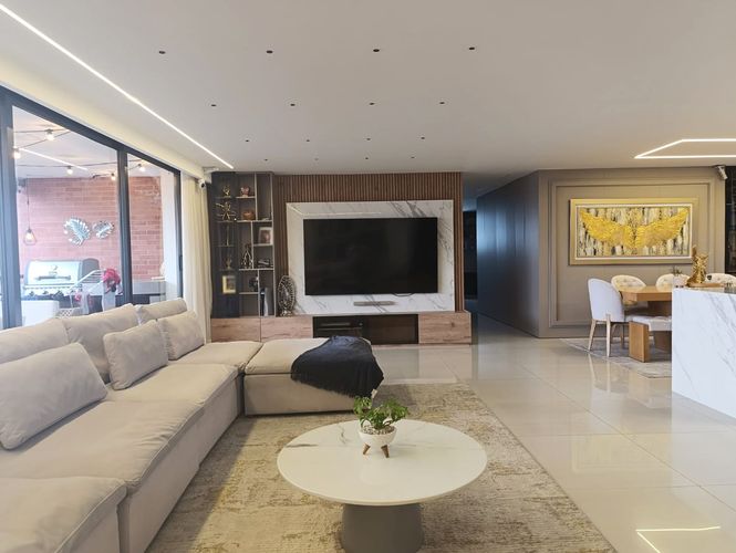 Apartamento de 3 alcobas en venta en El Poblado, Medellín, 230 m² · foto 8 de 19