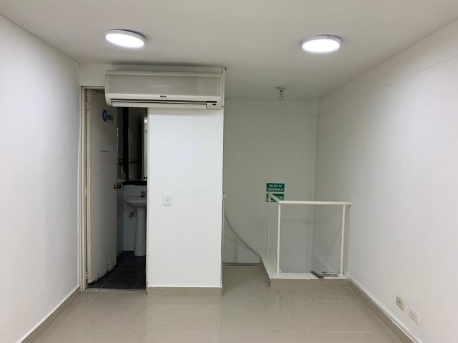 Local en arriendo en El Poblado, Medellín, 36 m² · foto 3 de 6