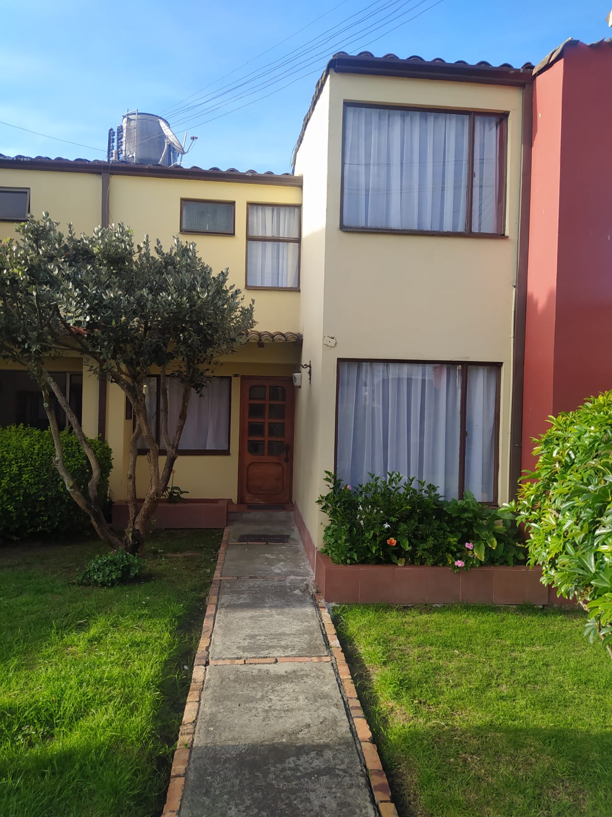House for rent in Santa helena, Chía