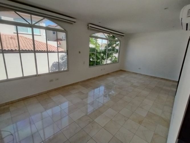 Casa de 3 alcobas en arriendo en Cr.La Castellana, Barranquilla, 280 m² · foto 13 de 24