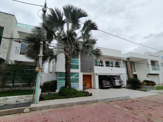 Casa en venta en Villa Campestre, Barranquilla · foto 2 de 24