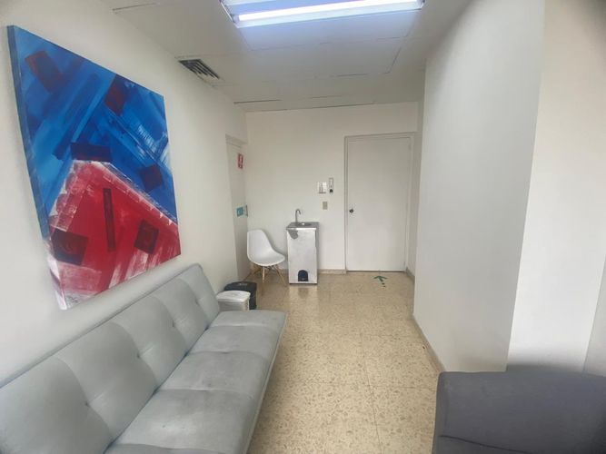 Consultorio en venta en El Poblado, Medellín, 37 m² · foto 13 de 15