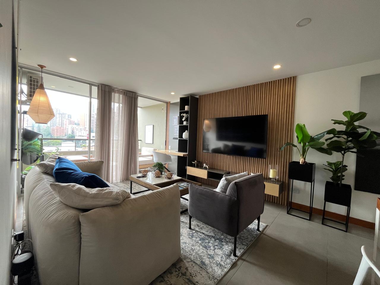 Apartamento en arriendo en El Poblado, Medellín · foto 2 de 15
