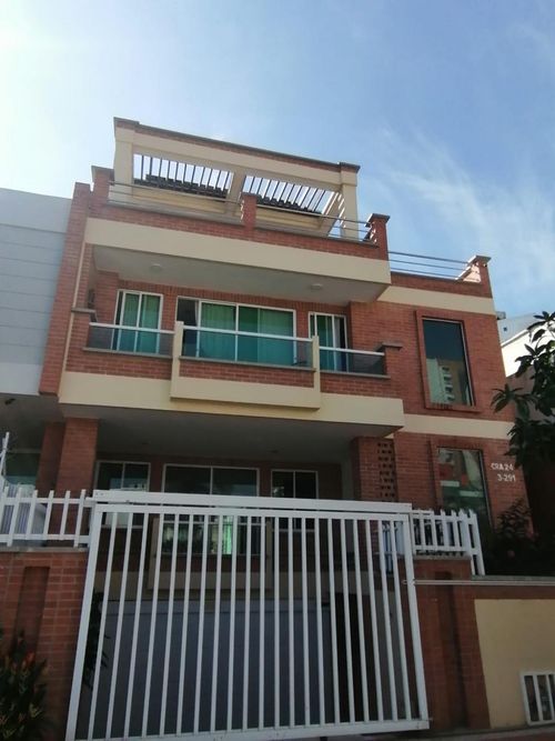 Apartamento de 3 alcobas en venta en Villa Campestre, Barranquilla, 350 m² · foto 2 de 21