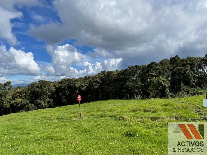 Lote en venta en Las Palmas, Envigado, 1264 m² · foto 2 de 3