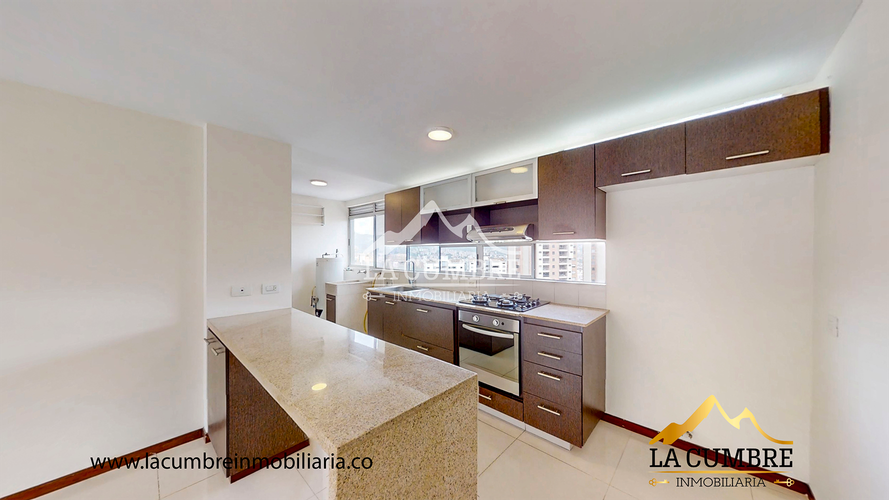 Apartamento de 3 alcobas en arriendo en Los Balsos, Medellín, 130 m² · foto 5 de 16