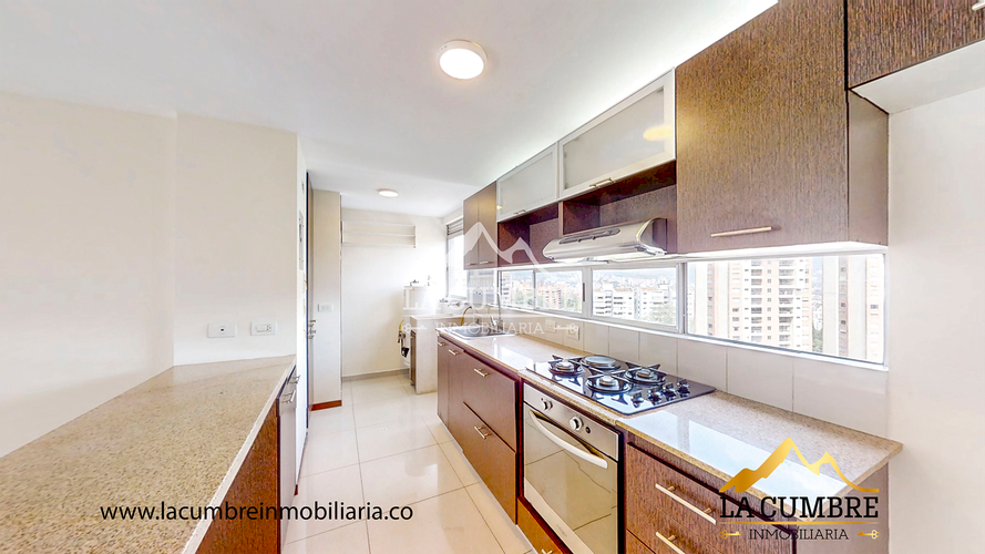 Apartamento de 3 alcobas en arriendo en Los Balsos, Medellín, 130 m² · foto 6 de 16