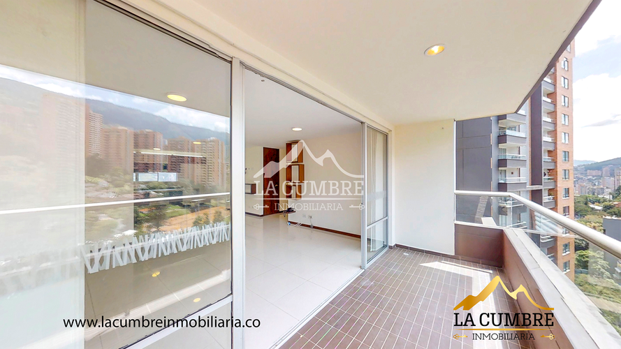 Apartamento de 3 alcobas en arriendo en Los Balsos, Medellín, 130 m² · foto 8 de 16