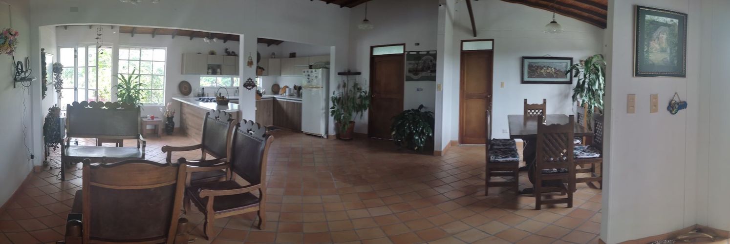 Casa de 5 alcobas en venta en Armenia, 210 m² · foto 2 de 17