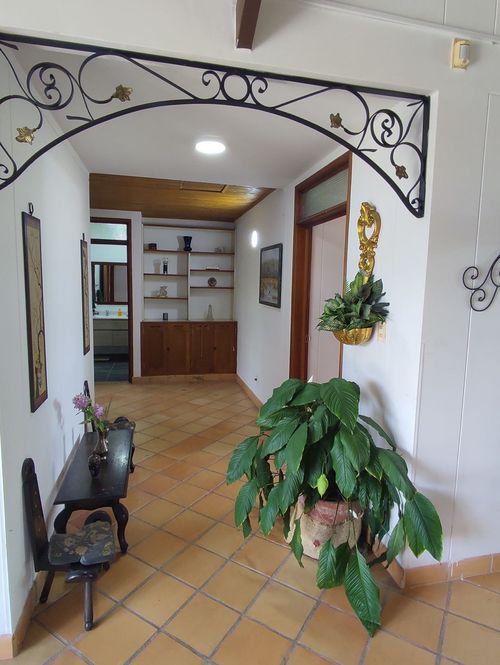 Casa de 5 alcobas en venta en Armenia, 210 m² · foto 3 de 17