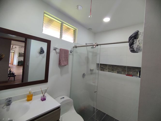 Casa de 5 alcobas en venta en Armenia, 210 m² · foto 5 de 17