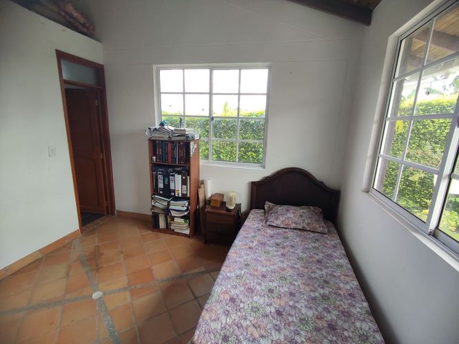 Casa de 5 alcobas en venta en Armenia, 210 m² · foto 9 de 17