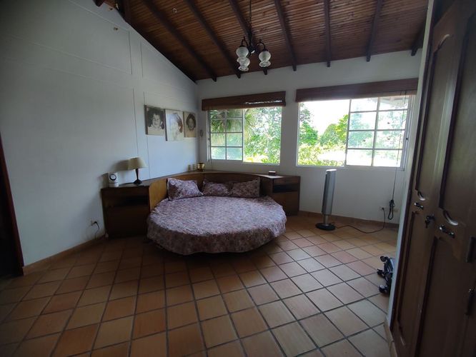 Casa de 5 alcobas en venta en Armenia, 210 m² · foto 11 de 17