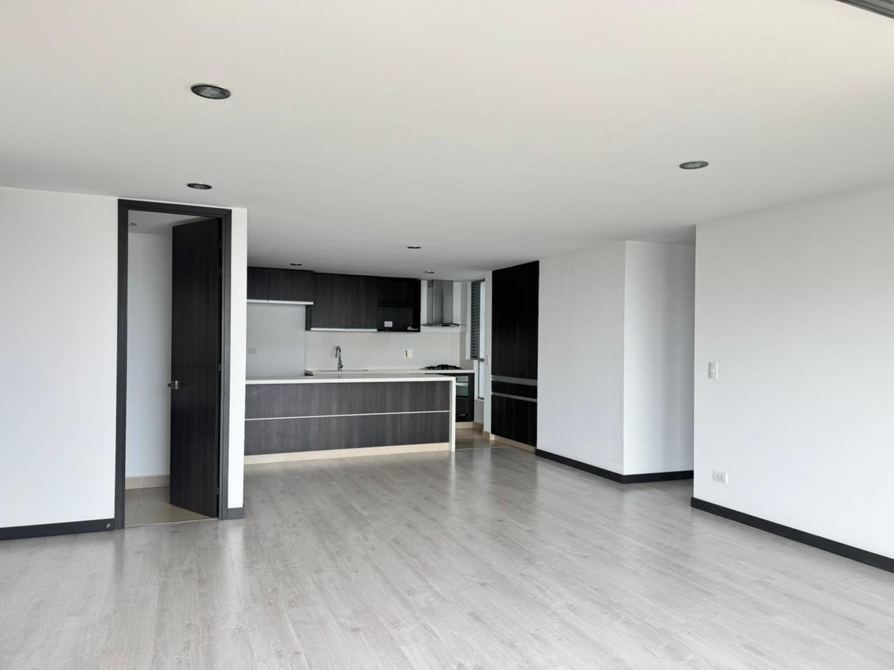 Apartamento en arriendo en La Pradera, Envigado · foto 2 de 19
