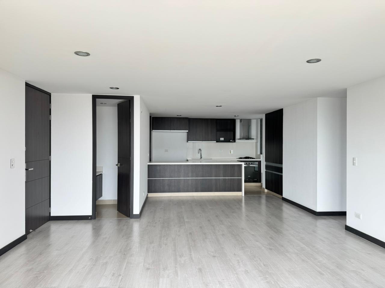 Apartamento en arriendo en La Pradera, Envigado · foto 3 de 19