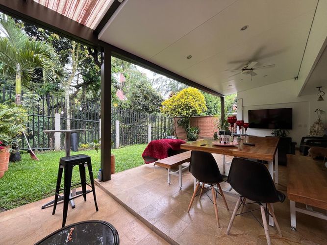 Casa de 4 alcobas en venta en El Poblado, Medellín, 285 m² · foto 2 de 18