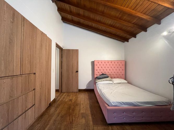 Casa de 4 alcobas en venta en El Poblado, Medellín, 285 m² · foto 12 de 18