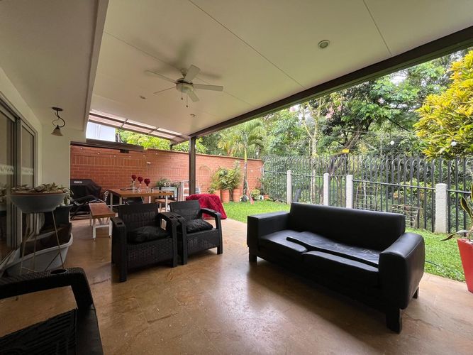 Casa de 4 alcobas en venta en El Poblado, Medellín, 285 m² · foto 18 de 18