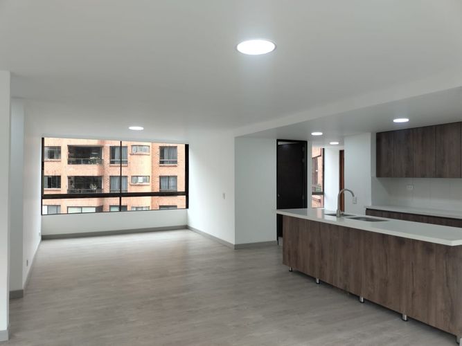 Apartamento de 3 alcobas en arriendo en Patio Bonito, Medellín, 143 m² · foto 3 de 19