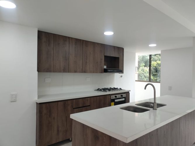 Apartamento de 3 alcobas en arriendo en Patio Bonito, Medellín, 143 m² · foto 5 de 19