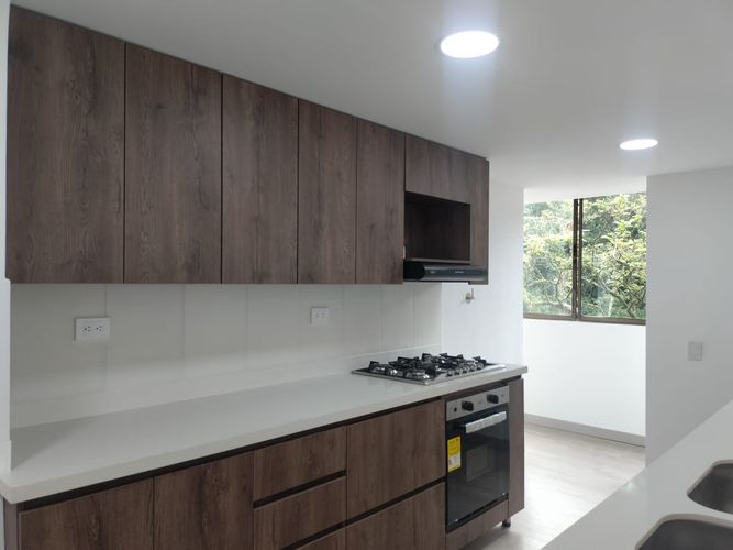 Apartamento de 3 alcobas en arriendo en Patio Bonito, Medellín, 143 m² · foto 8 de 19
