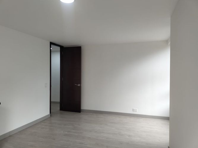 Apartamento de 3 alcobas en arriendo en Patio Bonito, Medellín, 143 m² · foto 13 de 19