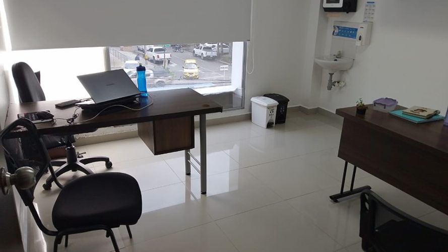 Casa en arriendo en Laureles, Medellín, 500 m² · foto 3 de 13