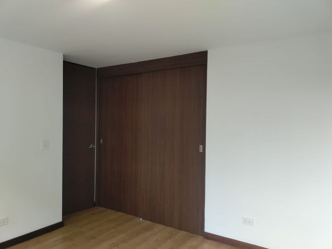 Apartamento de 3 alcobas en arriendo en Loma Del Chocho, Envigado, 127 m² · foto 8 de 16