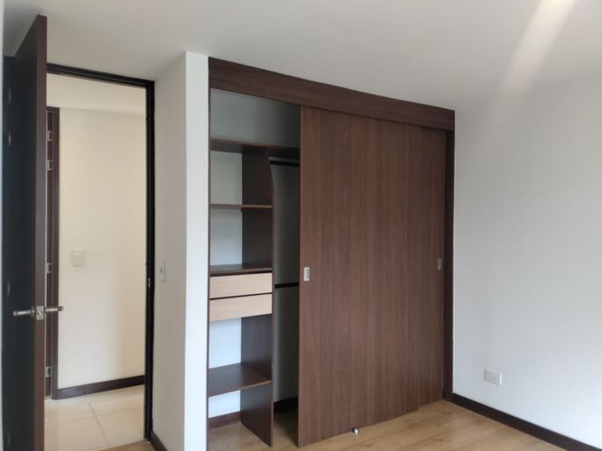 Apartamento de 3 alcobas en arriendo en Loma Del Chocho, Envigado, 127 m² · foto 10 de 16