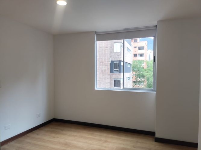 Apartamento de 3 alcobas en arriendo en Loma Del Chocho, Envigado, 127 m² · foto 13 de 16