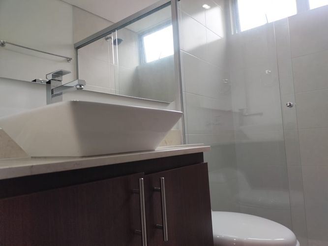 Apartamento de 3 alcobas en arriendo en Loma Del Chocho, Envigado, 127 m² · foto 15 de 16