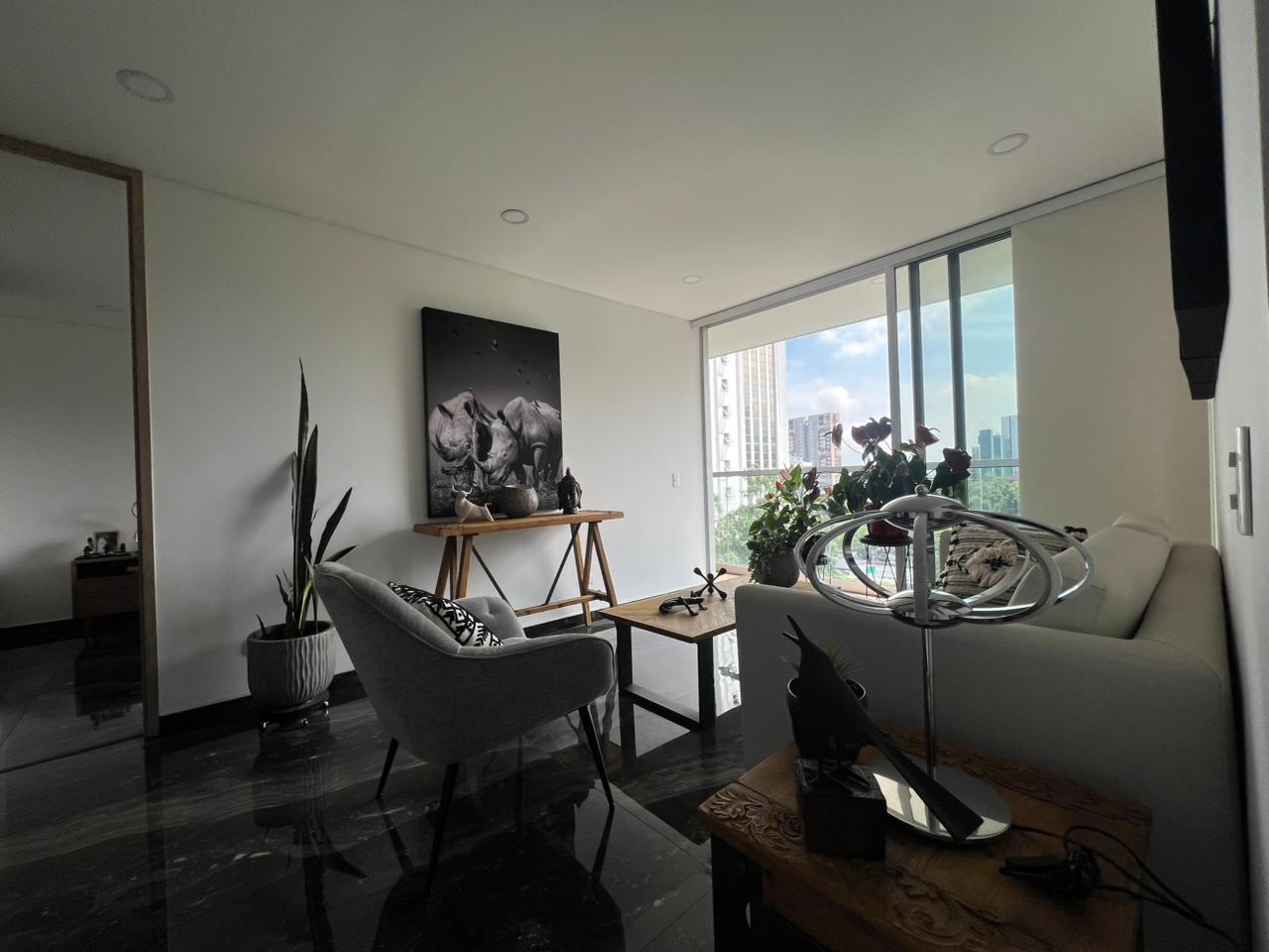 Apartamento en venta en El Poblado, Medellín · foto 2 de 16