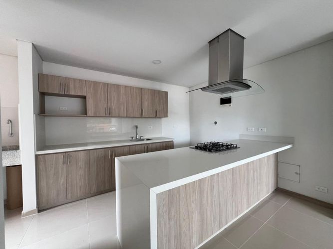 Apartamento de 3 alcobas en arriendo en Pantanillo, Envigado, 94 m² · foto 3 de 16