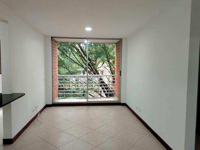 Apartamento de 2 alcobas en arriendo en El Poblado, Medellín, 70 m² · foto 2 de 17