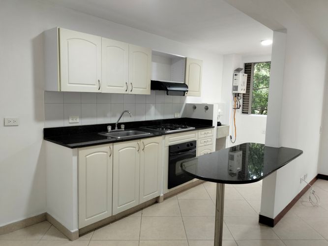 Apartamento de 2 alcobas en arriendo en El Poblado, Medellín, 70 m² · foto 4 de 17