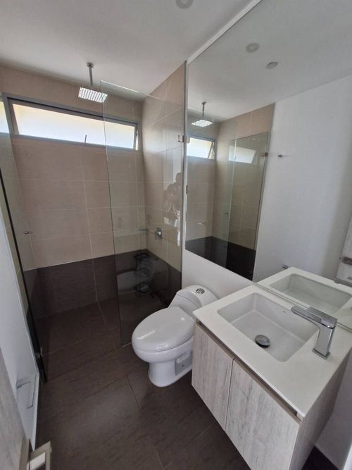 Apartamento de 3 alcobas en arriendo en Castropol, Medellín, 128 m² · foto 12 de 17