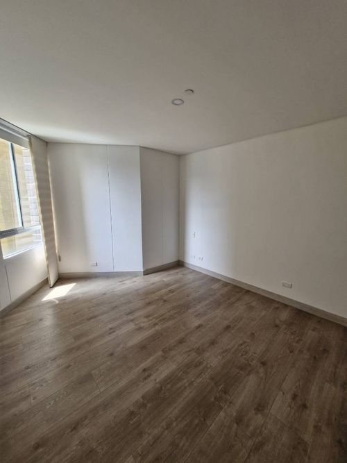 Apartamento de 3 alcobas en arriendo en Castropol, Medellín, 128 m² · foto 16 de 17