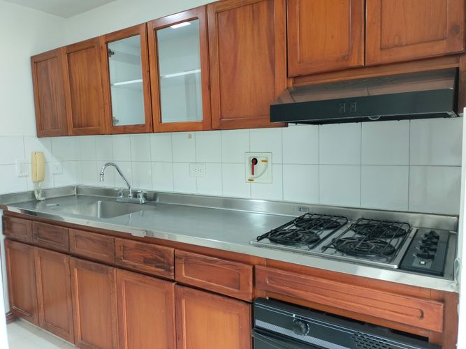 Apartamento de 2 alcobas en arriendo en El Poblado, Medellín, 83 m² · foto 5 de 15