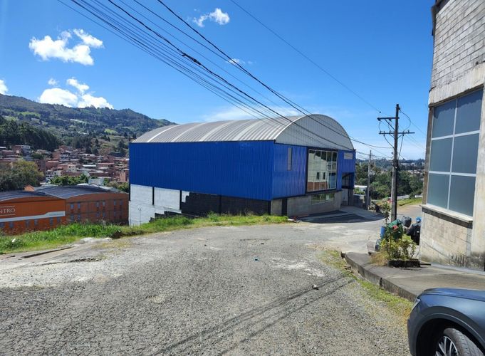 Bodega en arriendo en Guarne, 1650 m² · foto 10 de 11